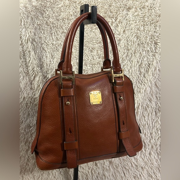 Preloved- vintage MCM handbag in excellent condition! Great deal! - Picture 2 of 7